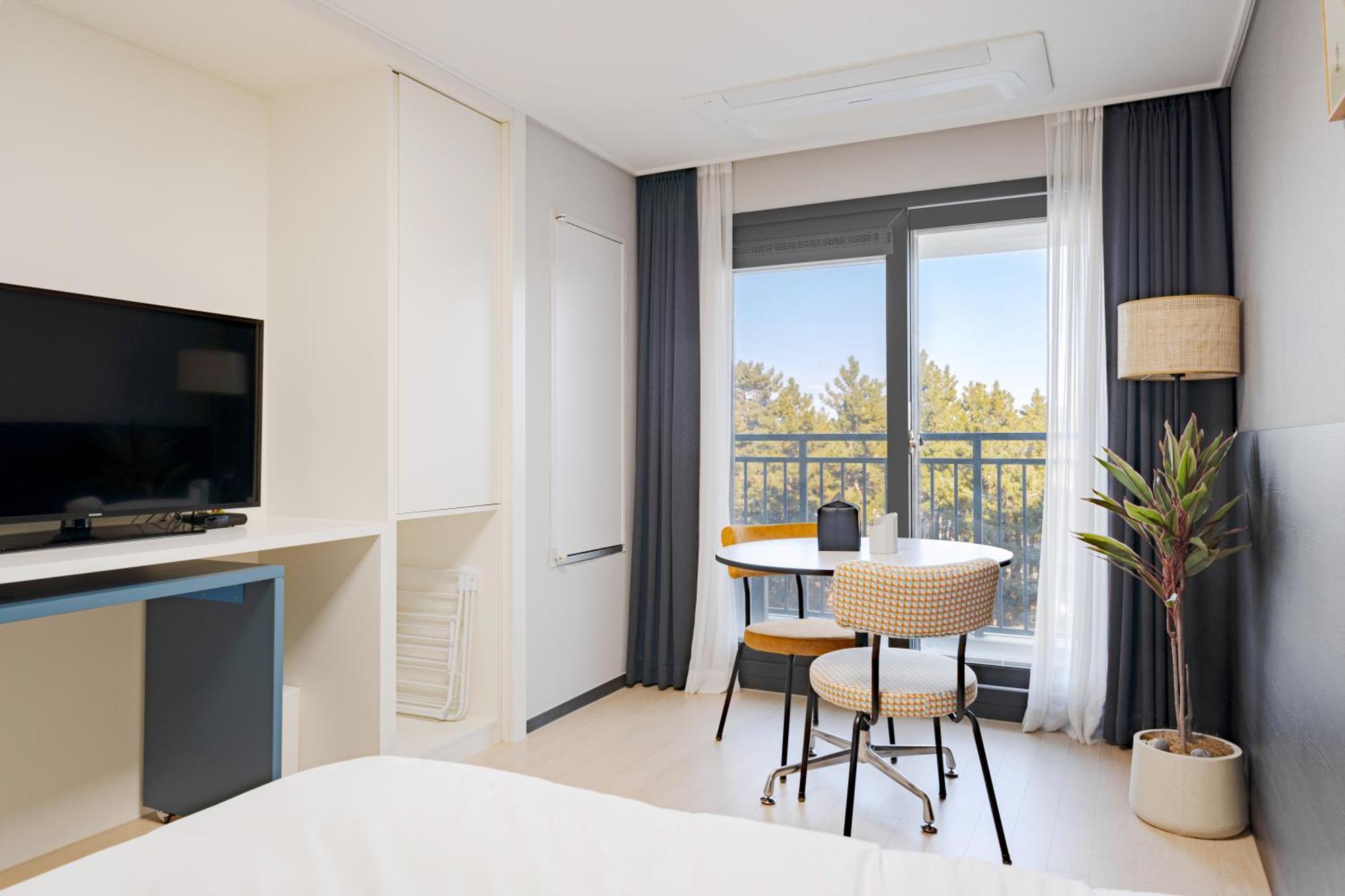 Urbanstay Sokcho Beach Ab מראה חיצוני תמונה
