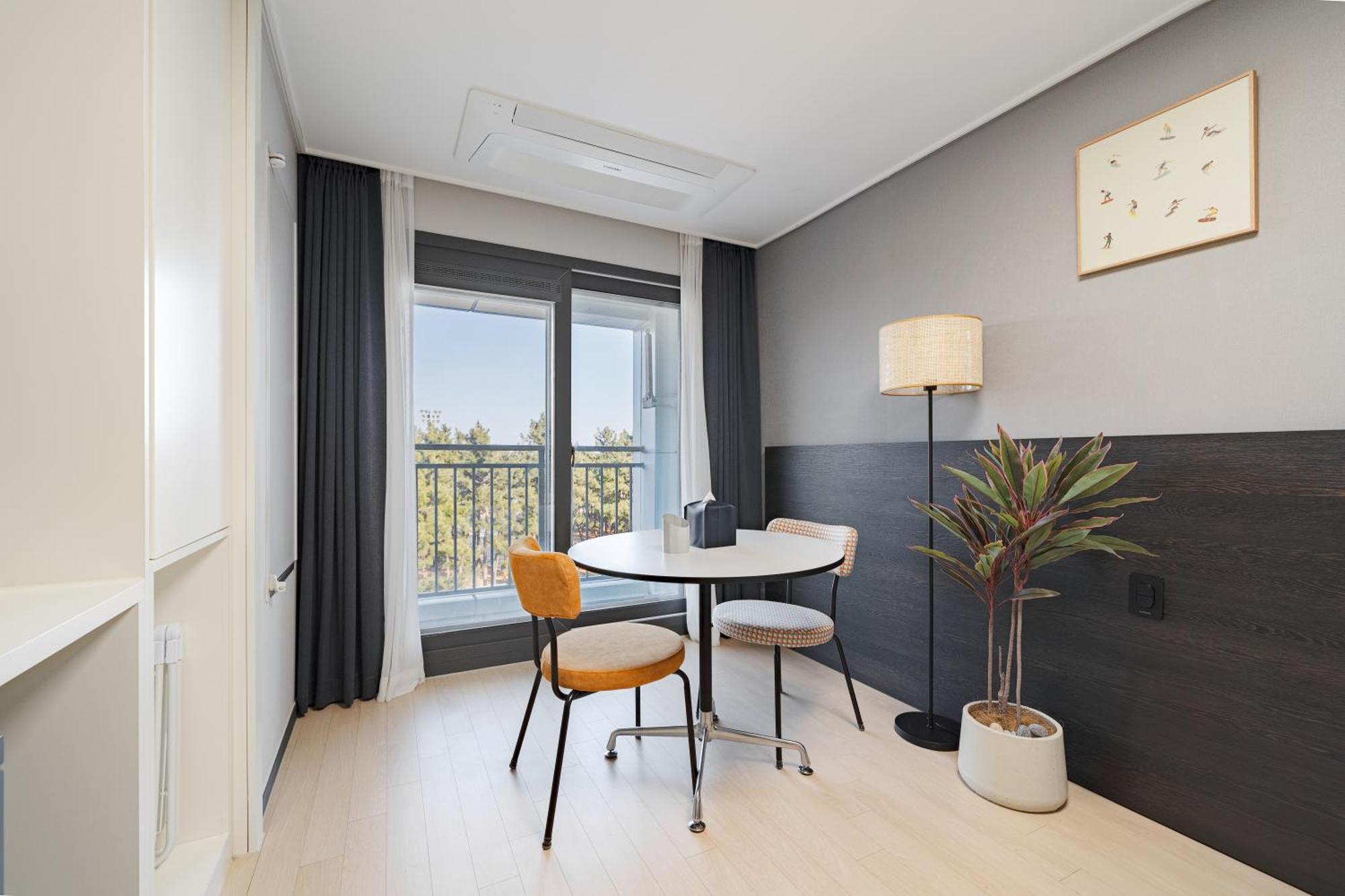 Urbanstay Sokcho Beach Ab מראה חיצוני תמונה