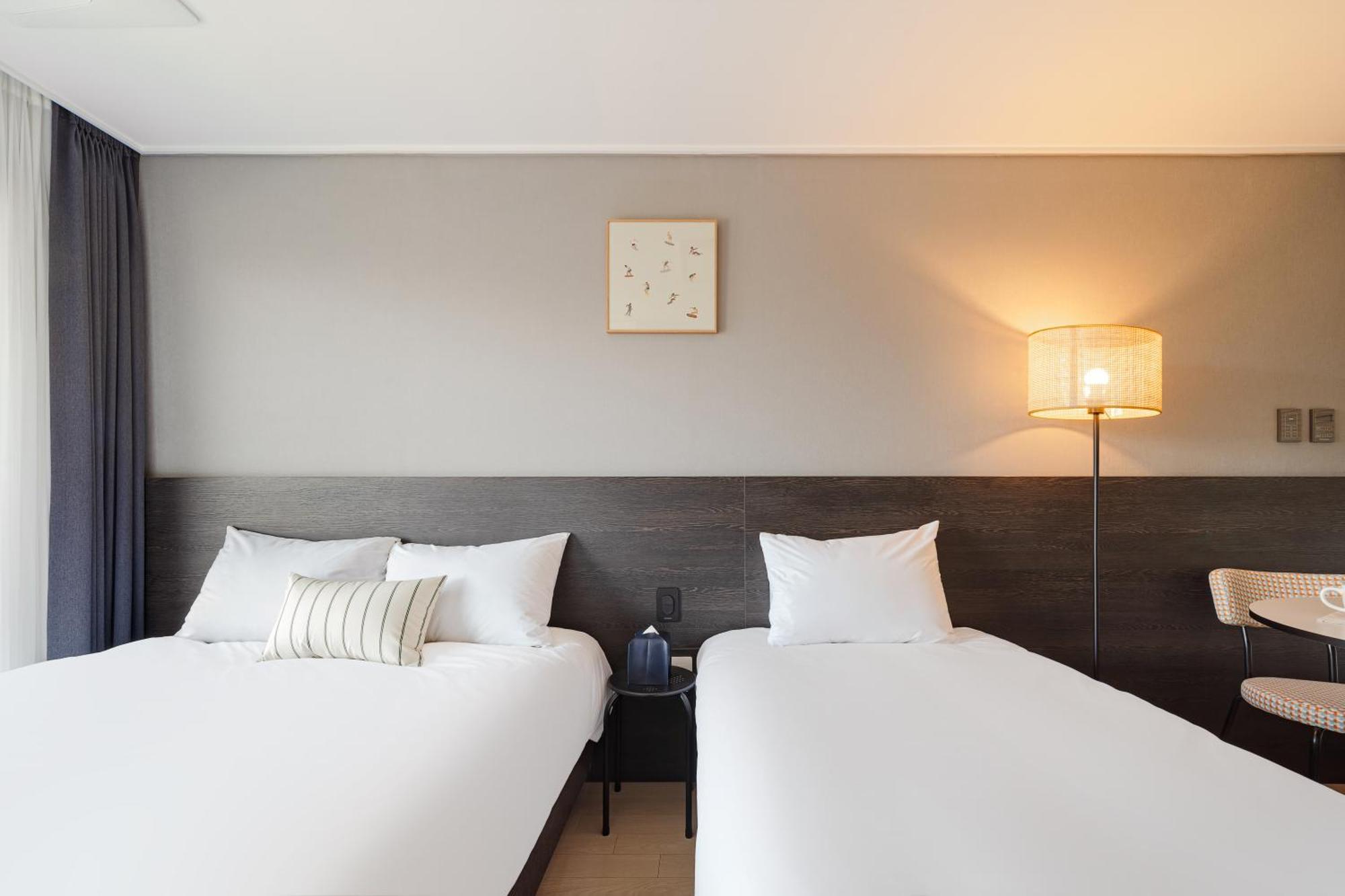 Urbanstay Sokcho Beach Ab מראה חיצוני תמונה