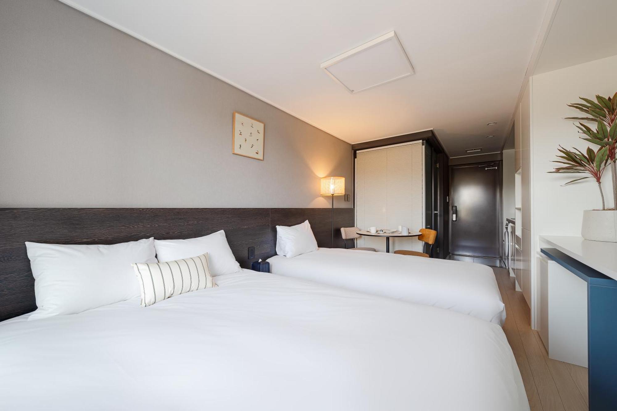 Urbanstay Sokcho Beach Ab מראה חיצוני תמונה