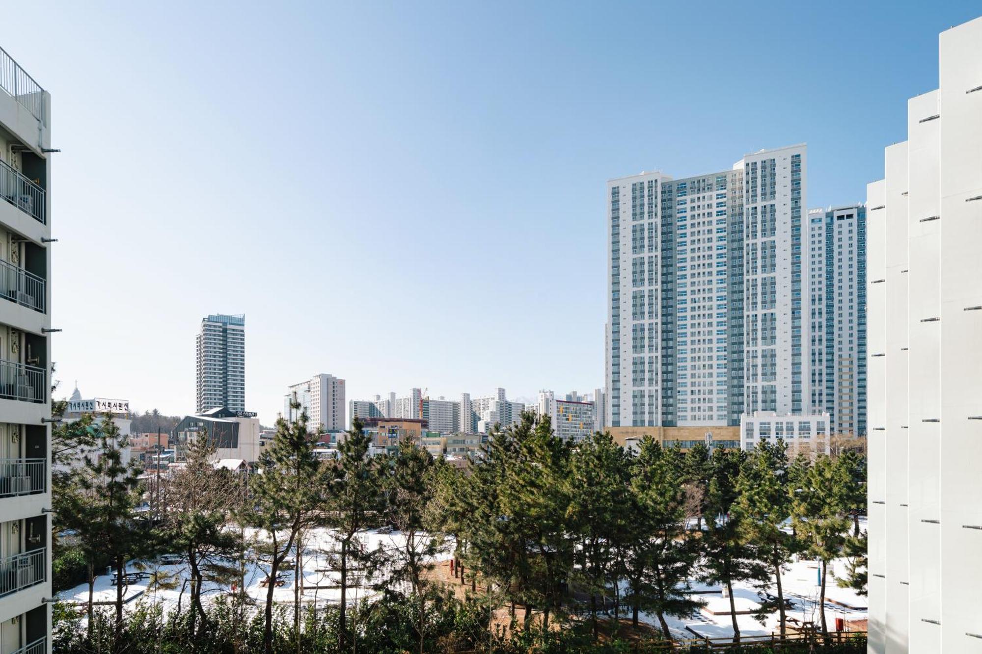 Urbanstay Sokcho Beach Ab מראה חיצוני תמונה