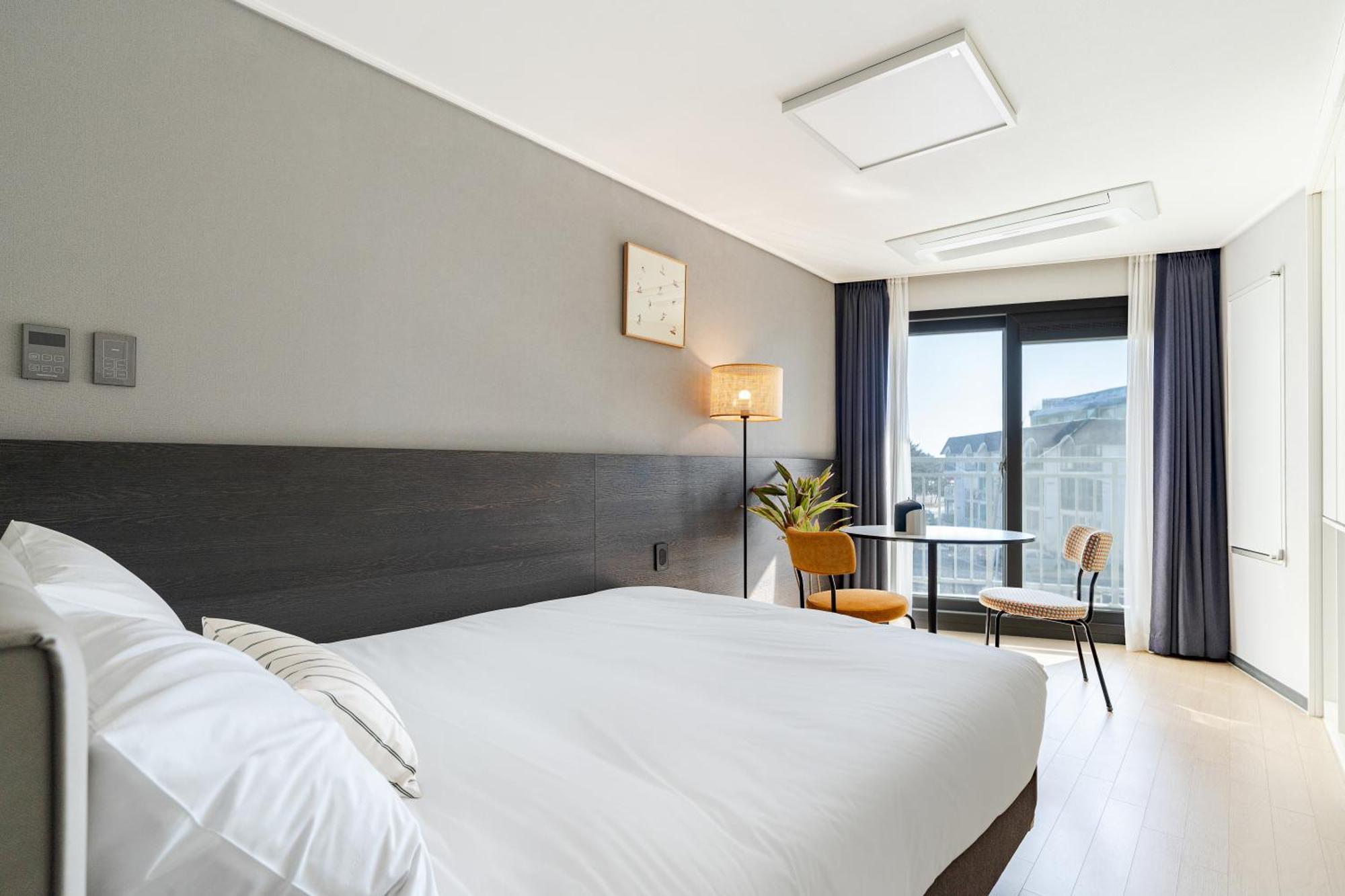 Urbanstay Sokcho Beach Ab מראה חיצוני תמונה