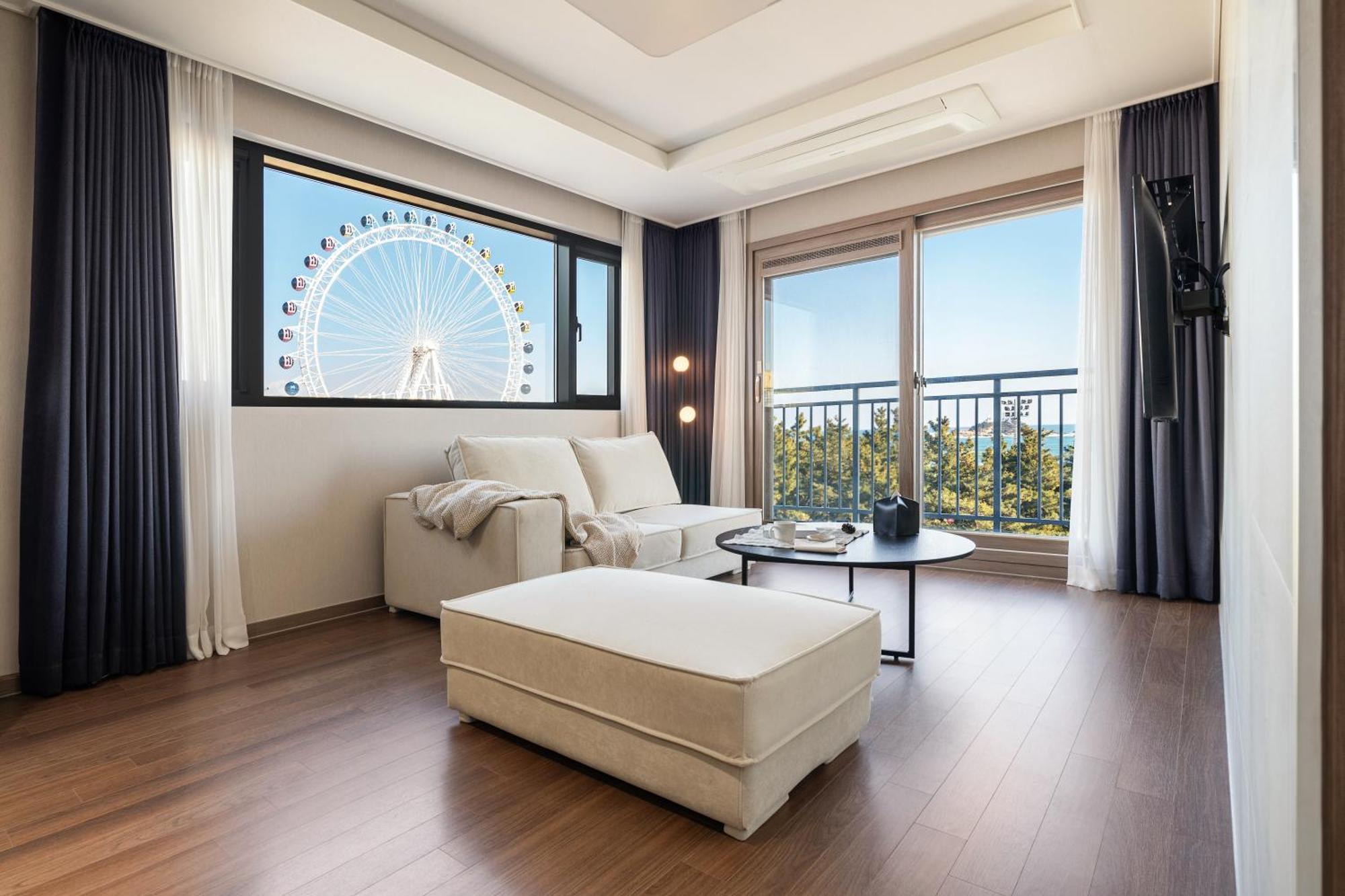 Urbanstay Sokcho Beach Ab מראה חיצוני תמונה