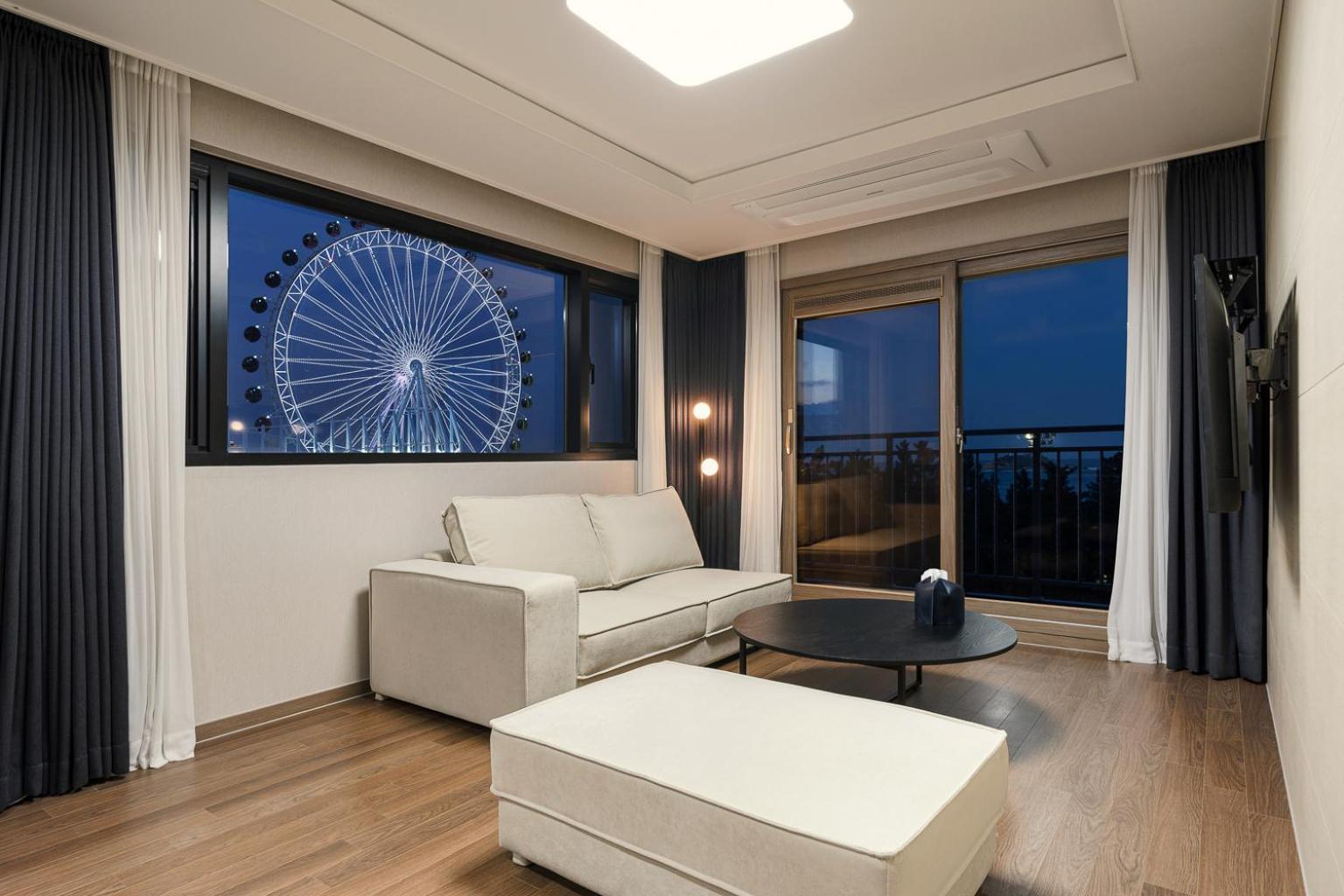 Urbanstay Sokcho Beach Ab מראה חיצוני תמונה