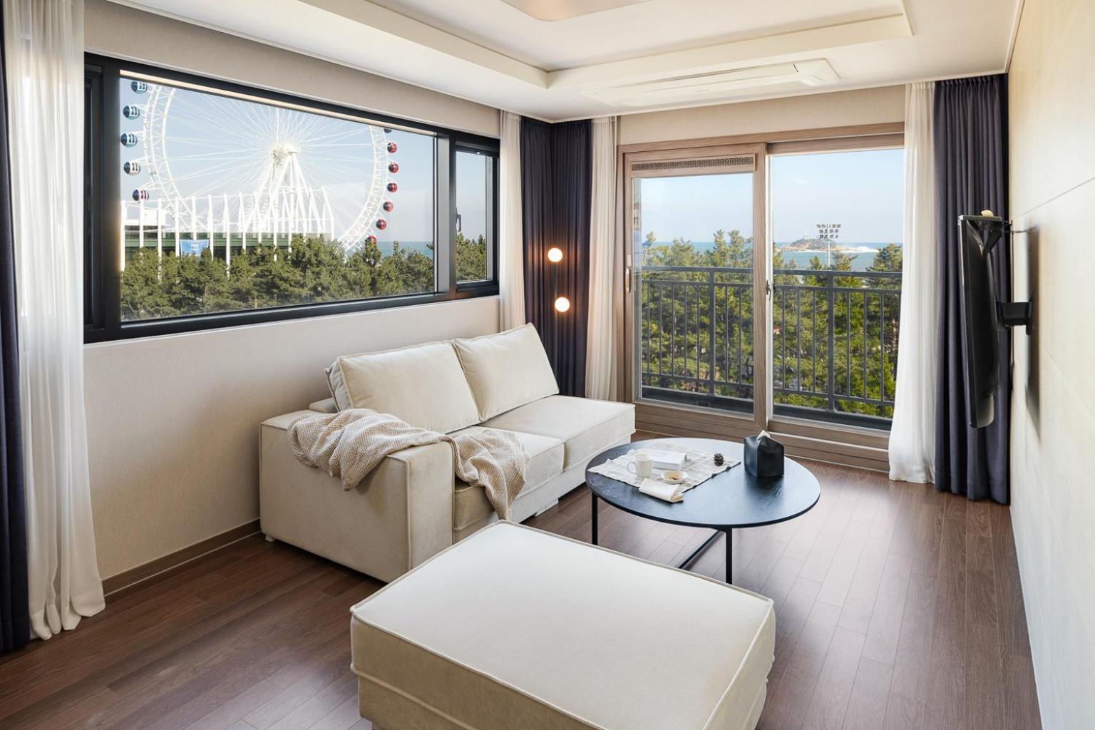 Urbanstay Sokcho Beach Ab מראה חיצוני תמונה