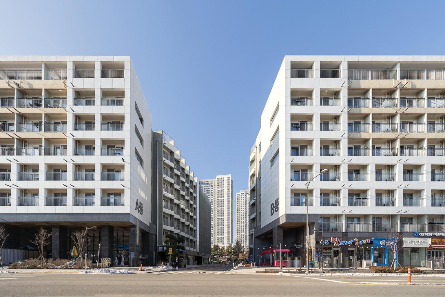 Urbanstay Sokcho Beach Ab מראה חיצוני תמונה